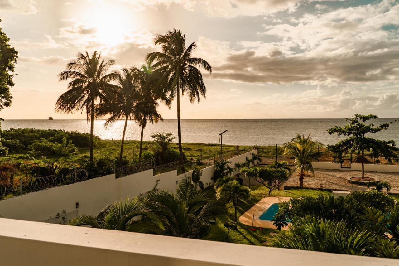 Stella Marris Beachfront Villa Pointe aux Sable Extérieur photo
